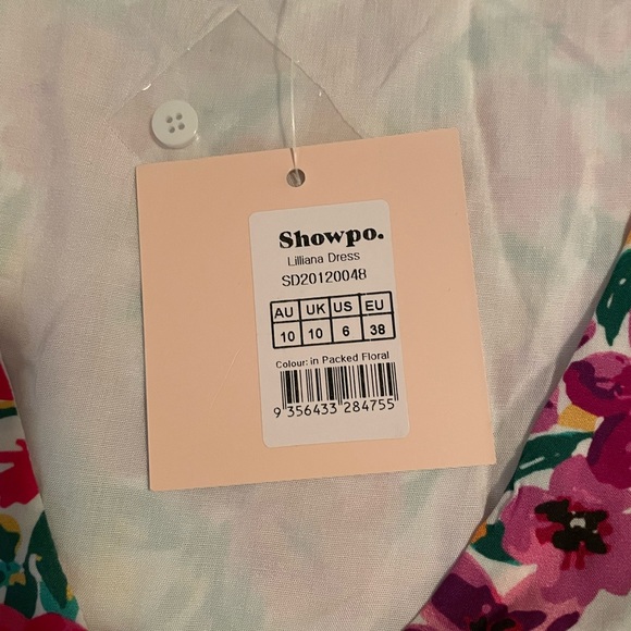 NWT Showpo. Lilliana Dress in packed floral - Picture 2 of 3